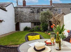 호텔 사진: 1 Marine Terrace sleeps 4 in Wadebridge