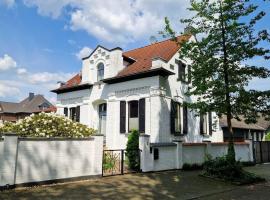 Фотографія готелю: Historische Villa mit Garten, Luxus