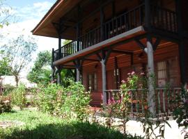 Putao Trekking House, hotel a Putao