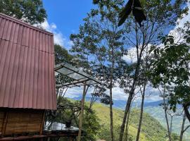 Cabañas Camino al Agua - Cocorná, hotel in Cocorná