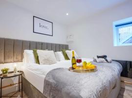 Hotel foto: Boutique Apartment - City Centre - Free Parking, Fast Wifi and Smart TV by Yoko Property