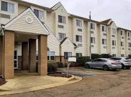 Starkville Inn & Suites