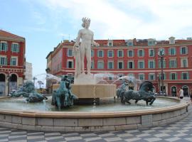 Les Suites Massena, hotel en Niza