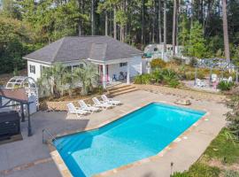 Hotel foto: Tranquil Getaway Aiken, SC Cottage with Pool & Spa