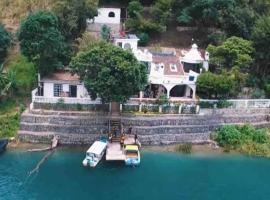 Хотел снимка: El Castillo en el Lago Atitlán