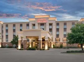 Hampton Inn & Suites Ft Worth-Burleson, хотел в Бърлисън