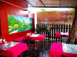 Dee-Dee's Guest House, Bed And Breakfast, hotel v destinaci Pakse