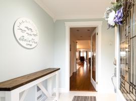 Hotel Photo: Belle Vue Cottage - Upper Island Cove