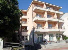 Apartments Villa Katarina, ξενοδοχείο σε Makarska