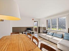 Sunny Design Chalet in Engelberg with spectacular view on Mount Titlis, hotel in Engelberg