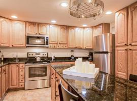 Ξενοδοχείο φωτογραφία: Spacious 3-story Townhome 40 Minutes from DC Pet-Friendly, Fast WiFi, Perfect