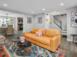 ホテル写真: NEW! Large 3-story townhome Private, Self checkin, Pet Friendly!