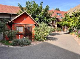 Foto di Hotel: Appartement dans un corps de ferme alsacien