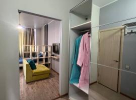 Foto di Hotel: Красивая квартира в центра города Шымкент Жк Рахат Кунаева 38б