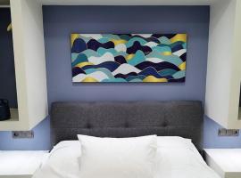 Farisma - Bright and central apt in Kalamata, hotel v destinaci Kalamata