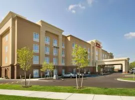 Hampton Inn & Suites - Buffalo Airport, hotelli kohteessa Cheektowaga