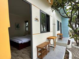 Color Inn - Homestay & Cafe, Hotel in Ninh Hải