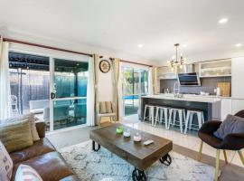 Hotel Photo: 5-Bedroom Gem - Parking - Sandringham-Mount Eden