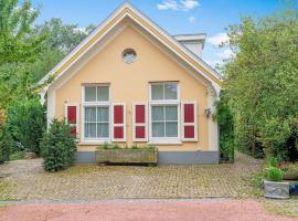 Фотография гостиницы: Picturesque Holiday Home in Oldenzaal with Jacuzzi