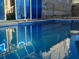 Viva hotel Gabala with outdoor pool ,Sauna and Waterfall, hotel u gradu 'Gabala'