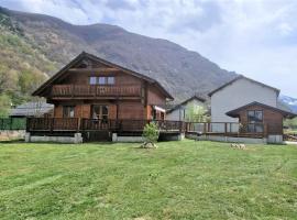 Фотографія готелю: Chalet de 3 chambres avec jacuzzi terrasse amenagee et wifi a Orlu