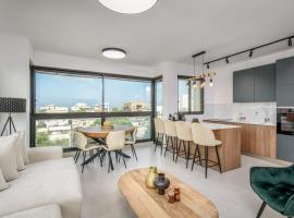 Hotel Photo: Chic in the city by Sea U TLV