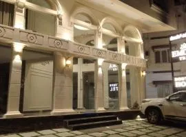 Hotel Emora Tree, hotel din Mysore