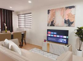 Hotel Foto: 2BR spacious loft in QC, short walk to M Place