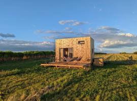 Фотография гостиницы: La Tiny House de chez Henri