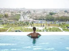 Four Seasons Hotel Kuwait at Burj Alshaya, hotel in Kuwait