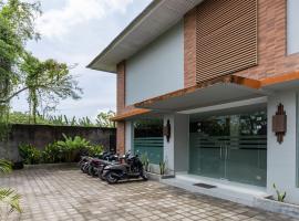 Cove Matahari Guesthouse Sunset, Hotel in Legian