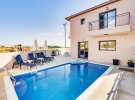 酒店照片: Villa Elpida THREE by Ezoria Villas in Timi, Paphos