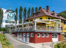 Gästehaus Krappinger/Pizzeria Mamma Mia, hotel v destinaci Ossiach