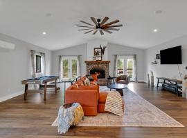 Hotel Photo: Pool Table, Fireplace, Patio, Office