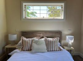 Zdjęcie hotelu: Sunset Cottage, Byron Bay