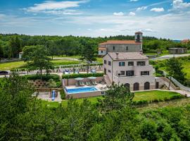 A picture of the hotel: Luxury Pool Villa Gradin - Happy Rentals
