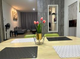 A picture of the hotel: Roxy Apartment Kuching