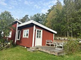 Hotel kuvat: Cozy cottage on the edge of the forest near Fjallbacka