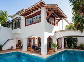 Фотография гостиницы: Mexican villa with private pool at Hotel Zone
