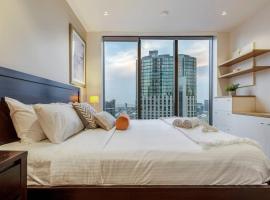 Hotel Photo: Spectacular Panoramic City Views in Sky-High LUXE