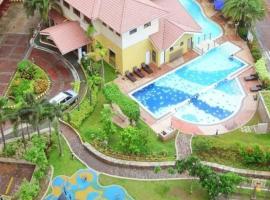 Hotel fotografie: Near Manila Airport, COZY 1 Bedroom Condo, Full Kitchen, Swimming Pool, WIFI, 10K