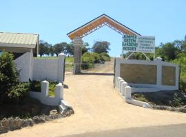 A picture of the hotel: Juniper Green Gardens Resort.