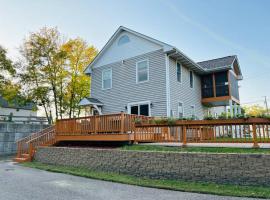 Fotos de Hotel: Spacious Home Lake Minnetonka Downtown Excelsior