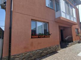 Hotel Photo: Casa DARYA-24h Check-in