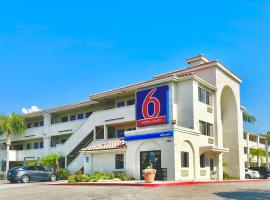 A picture of the hotel: Studio 6 Bellflower CA Los Angeles