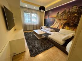 A picture of the hotel: City Lux Apartman