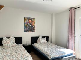 A picture of the hotel: Frisch freche 3 R Ferienwohnung