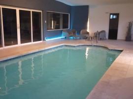 Hotel Photo: Chacra con piscina interior climatizada