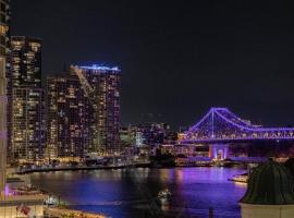 ホテル写真: Story Bridge & River View 2B1B Apt w Free Parking!