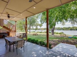 Hotel fotografie: Rockwall Lake Home with Large Yard and Playground!